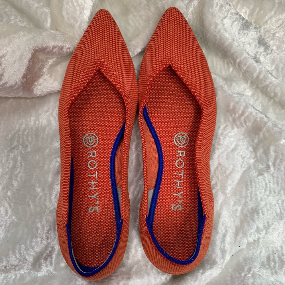 ROTHY’S pointy toed flats in persimmon, size 7